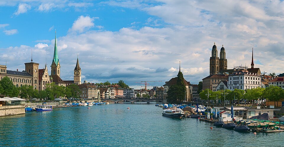 View across Lake Zurich from the Quaibruecke